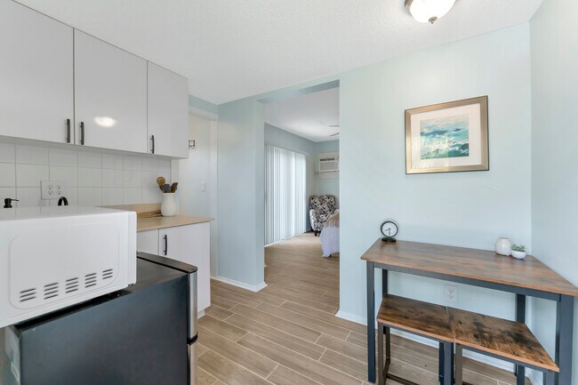 Foto del edificio - 733 Tarpon Ave