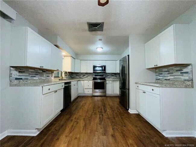 Foto del edificio - 5213 Hummingbird Way