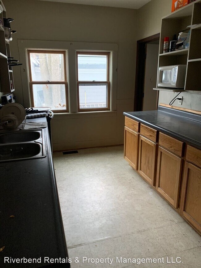 Foto del edificio - 5 br, 2 bath House - 1008 2nd Ave