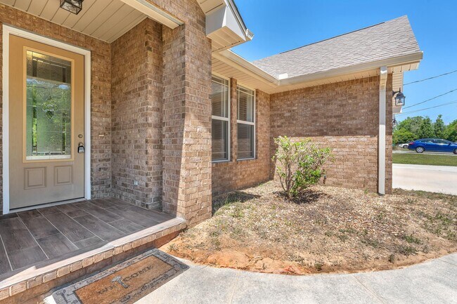 Building Photo - 4782 Primrose St