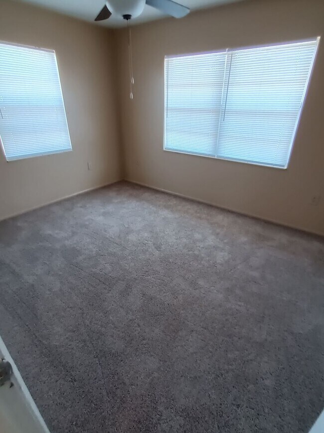 Foto del edificio - 1924 Honour Rd