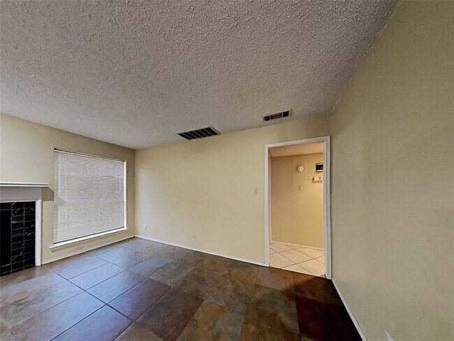 Foto del edificio - 7948 Buttercup Cir N