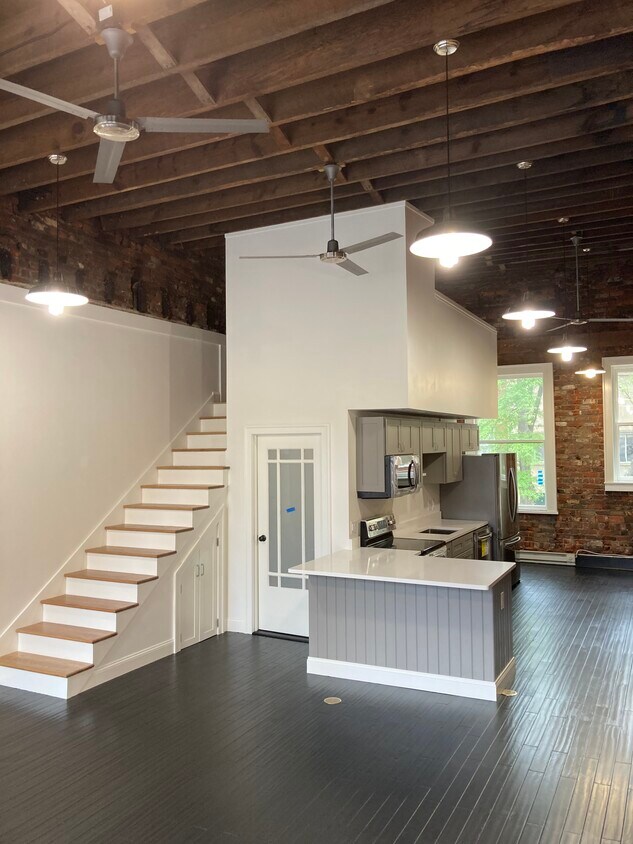 High Ceiling/Loft Feel - 104 E Main St