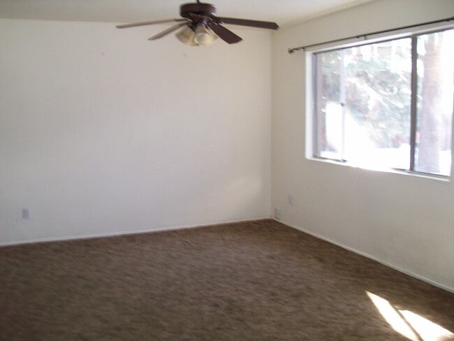 Building Photo - Charming West Flagstaff Home