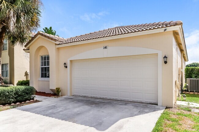 Foto del edificio - 141 Seminole Lakes Dr