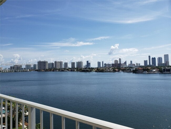 Building Photo - 16570 NE 26th Ave