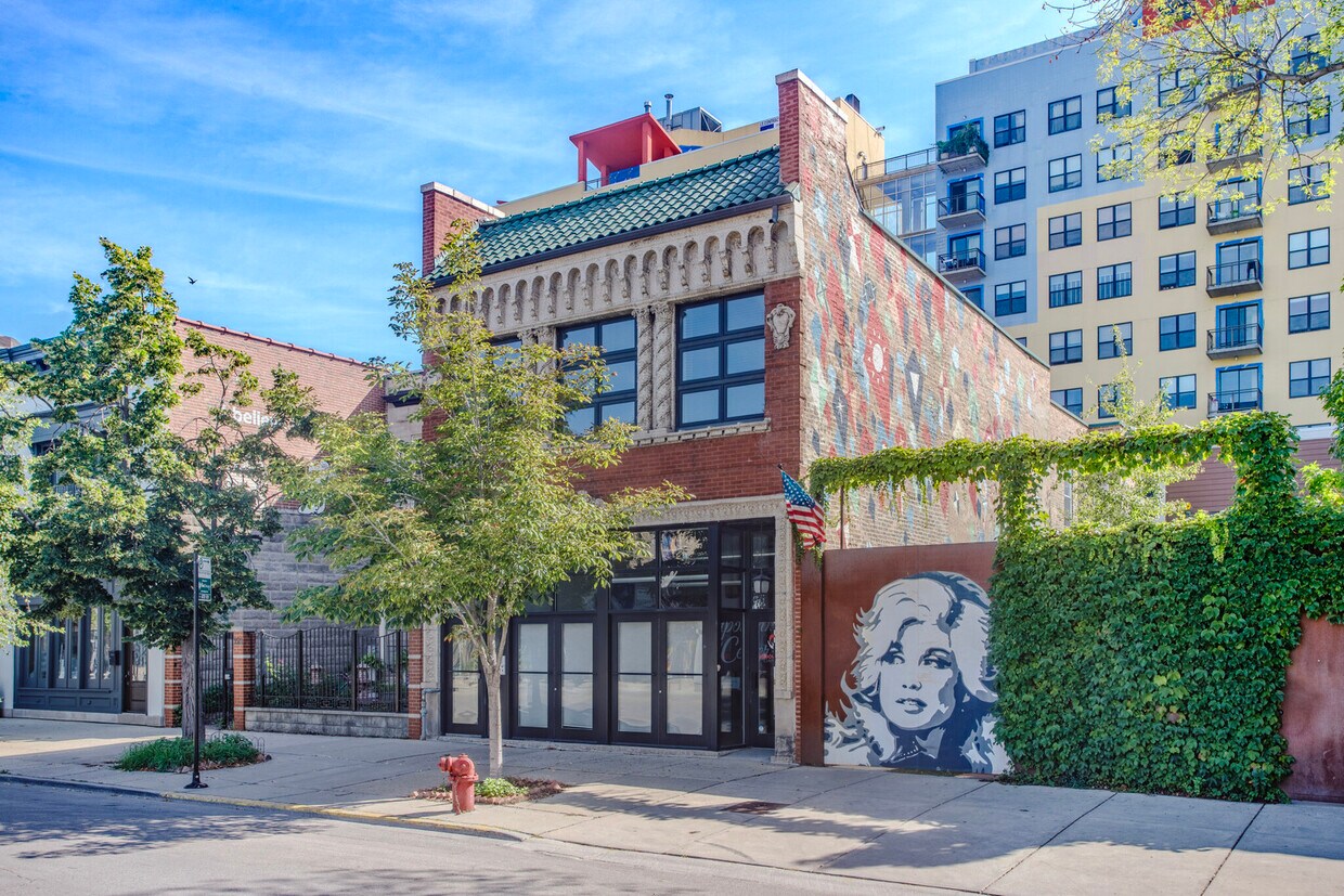 Primary Photo - 5519 N Broadway