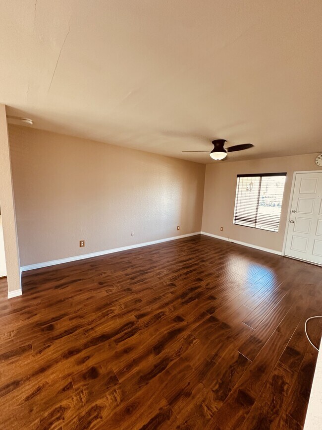 Foto del edificio - 10940 Decatur Rd