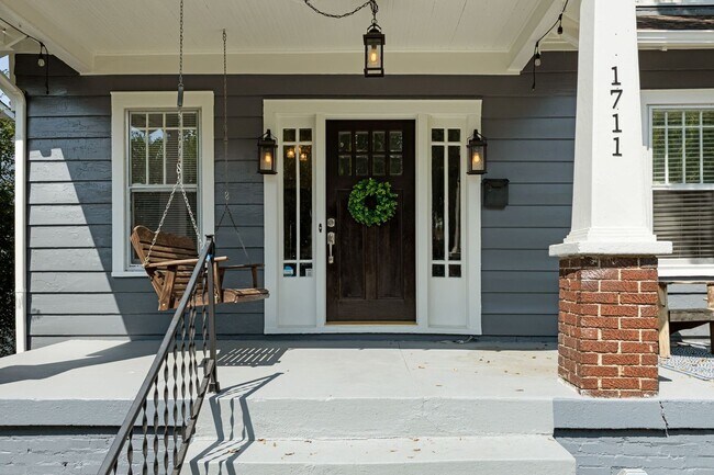 Foto del edificio - Charming 3BR/2BA home in the heart of Lock...