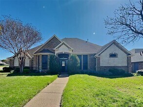 Building Photo - 1026 Belmont Dr