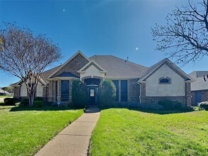 Building Photo - 1026 Belmont Dr