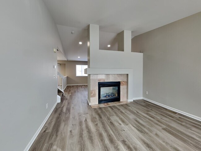 Building Photo - 4560 Gunbarrel Dr