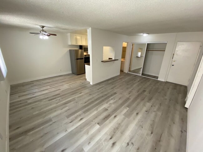 Foto del edificio - 3730 S Sepulveda Blvd