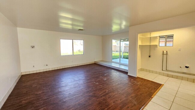 Foto del edificio - Lancaster Living at Its Best – Upgraded 3BR with Yard & Garage