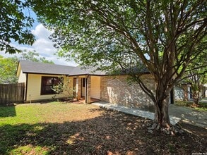 Building Photo - 13039 Chimney Oak Dr