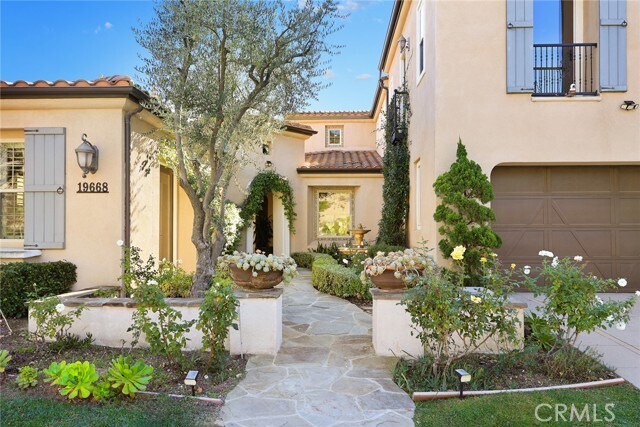 Foto del edificio - 19668 Three Oaks Ln