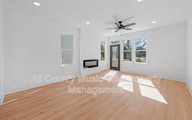 Building Photo - 204B Alta Loma Rd