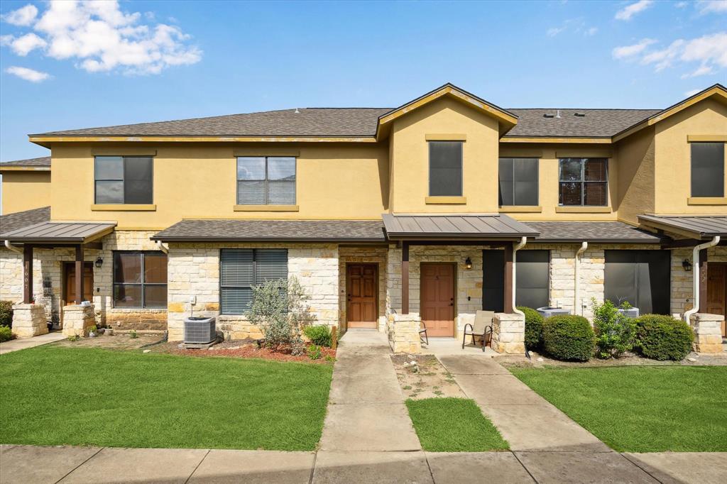 Foto principal - 2101 Town Centre Dr