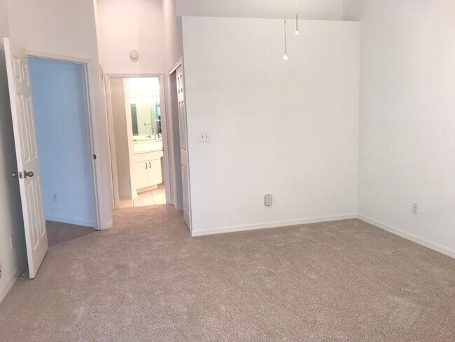 Master Bedroom - 3780 Fieldstone Blvd