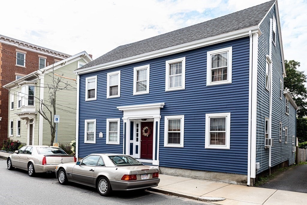 Primary Photo - 42 Essex St