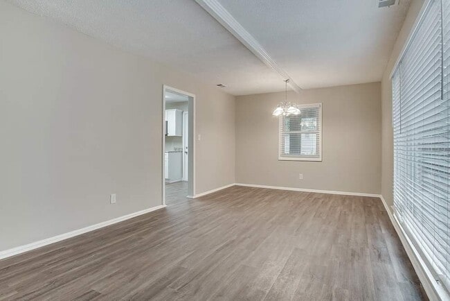 Building Photo - 3402 Longleaf Dr