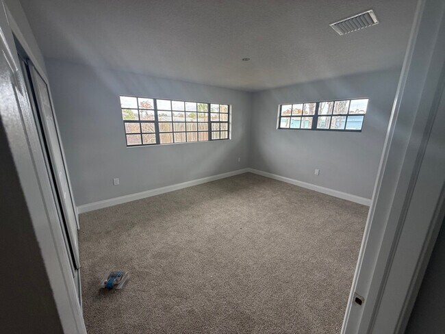 Building Photo - 168 Las Palmas