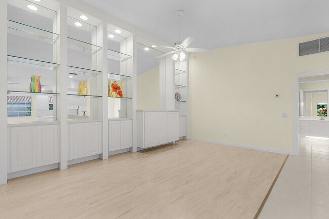 sala de estar - 4187 Saint George Ln