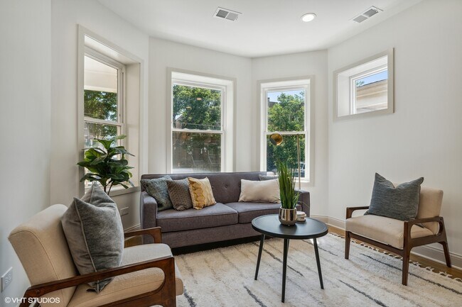 Building Photo - 2510 N Avers Ave