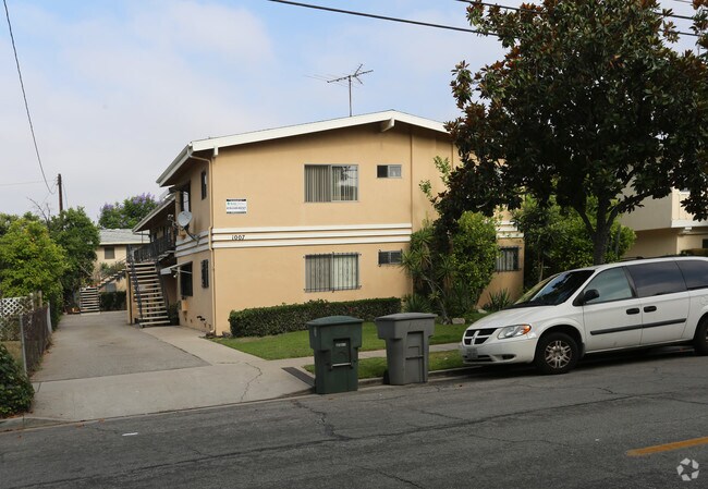 Building Photo - 1007 N Louise St
