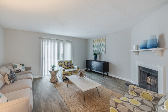 2 habitaciones, 2 baños, 1037 pies cuadrados, sala de estar - West Wind