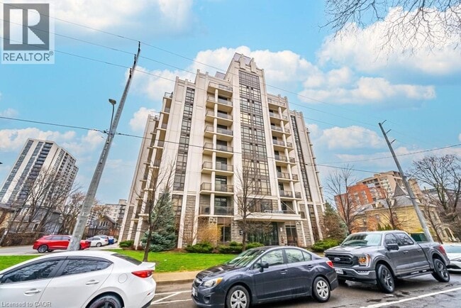 Building Photo - 90 Charlton Ave W