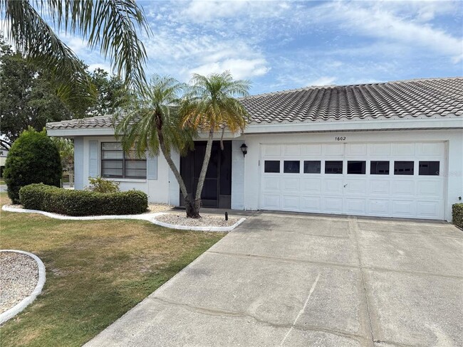 Building Photo - 1602 Woodmar Dr