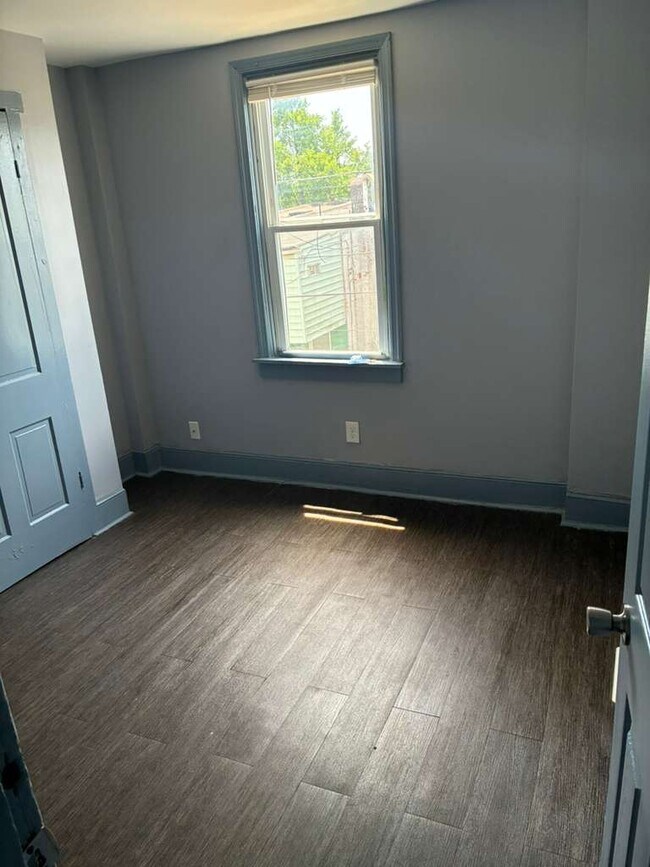 Foto del edificio - 2832 Parkwood Ave