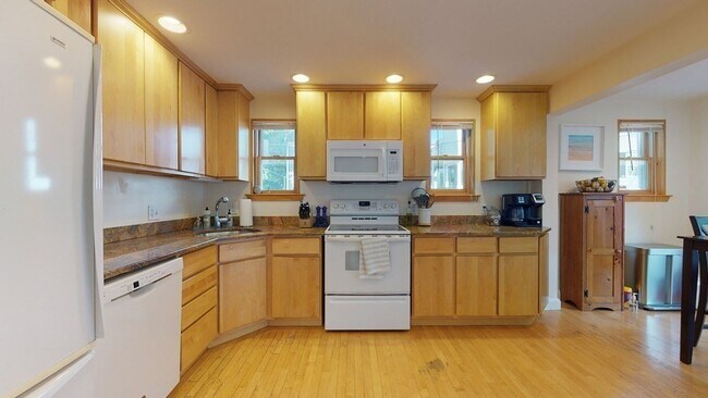 Building Photo - 22 N Mead St