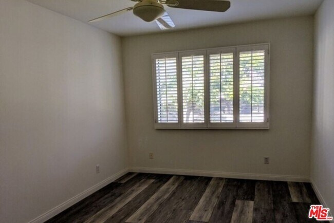 Building Photo - 501 Palisades Dr