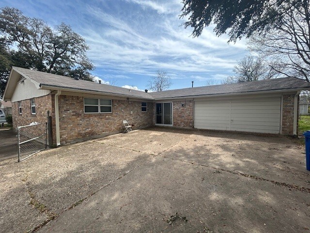 Building Photo - 724 Kipling Dr