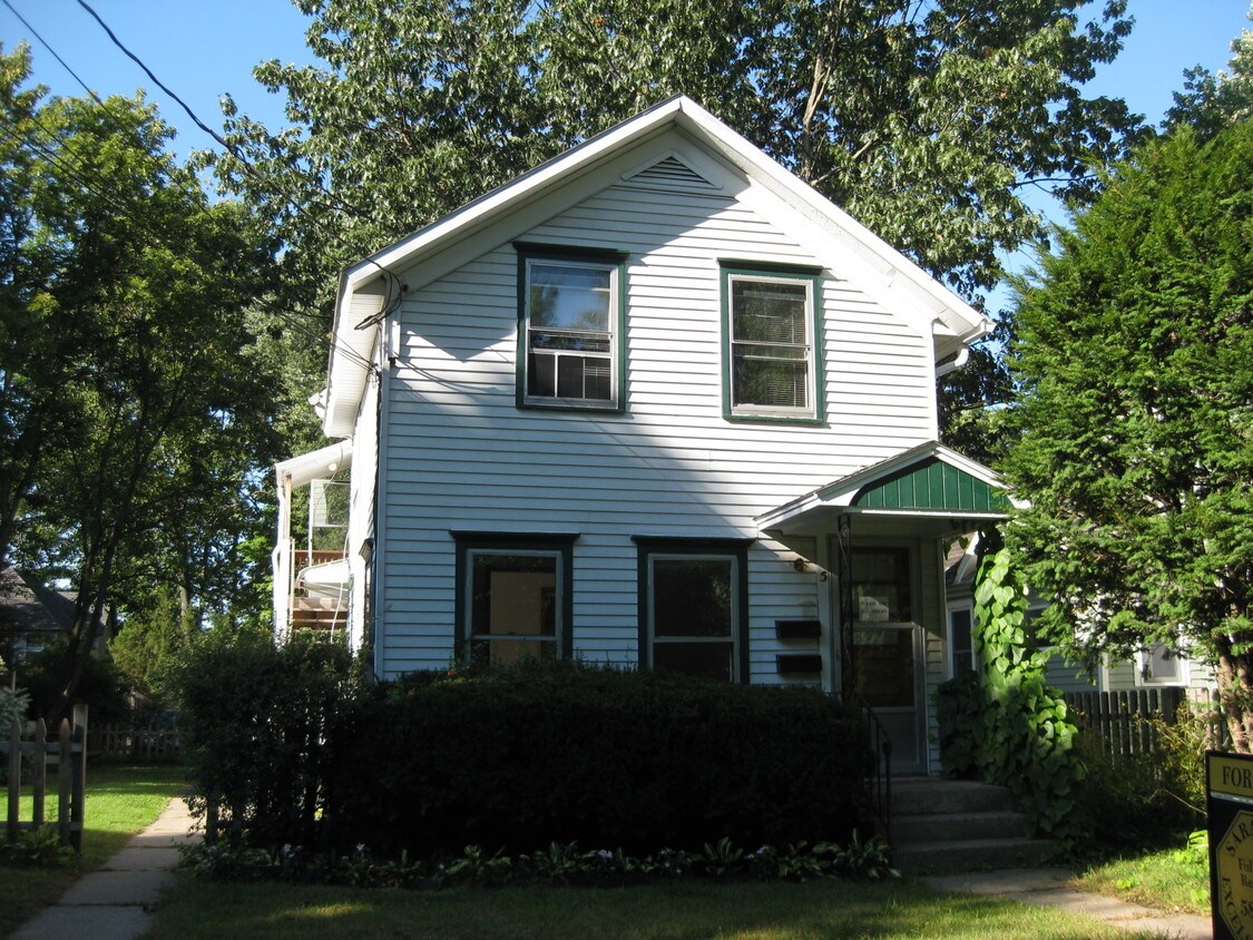 Primary Photo - 5 Avery St