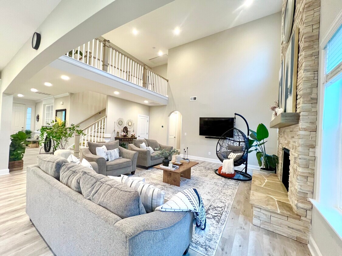 Primary Photo - 4745 Kingswood Dr