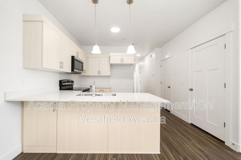 Primary Photo - 13714 S Hanley Ln