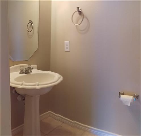 Building Photo - 910 Sycamore Trace Ct
