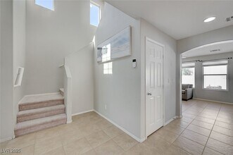 Building Photo - 2586 Begonia Valley Ave