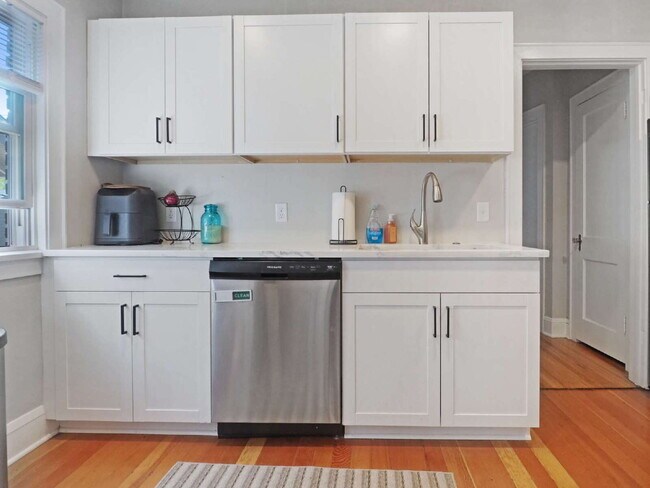 Foto del edificio - 1-Bedroom Side by Side Duplex in South Minneapolis