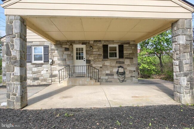 Foto del edificio - 2400 Linglestown Rd