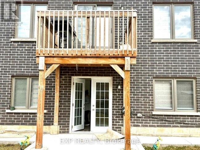 Building Photo - 11 Flagg Ave