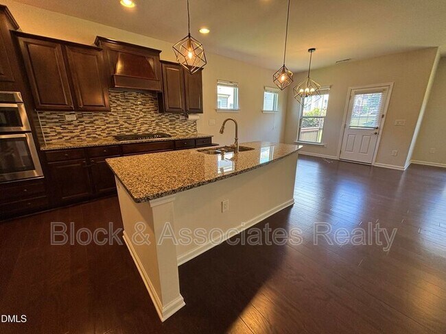 Foto del edificio - 1009 Magnolia Blossom Ln