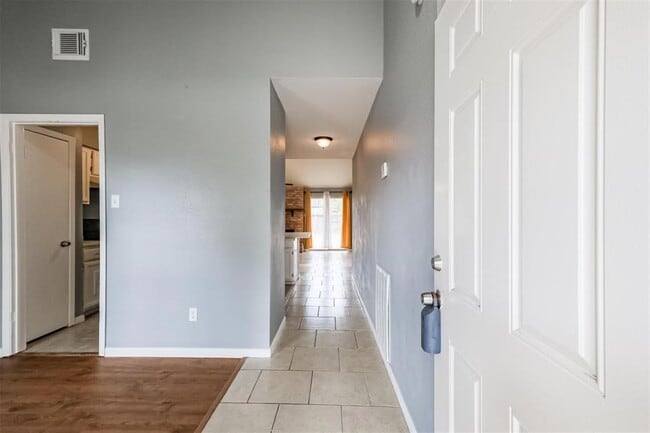 Building Photo - 10822 White Oak Bend Dr