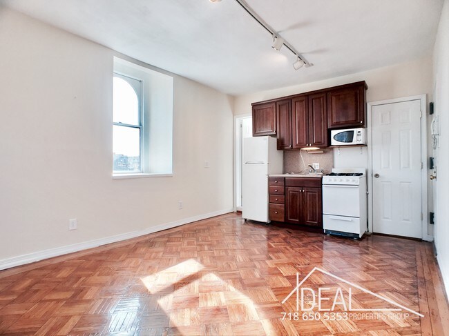 Foto del edificio - 57 7th Ave