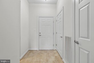 Building Photo - 830 Belmont Bay Dr