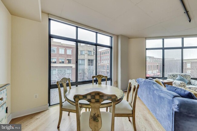 Foto del edificio - 520 John Carlyle St