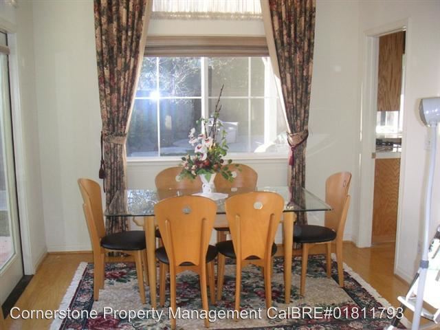 Foto del edificio - 2323 Flickinger Ave